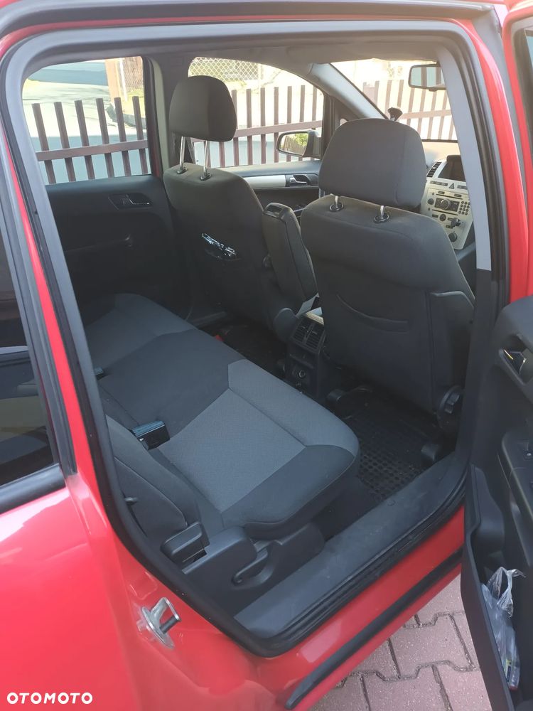 Opel Zafira - 11
