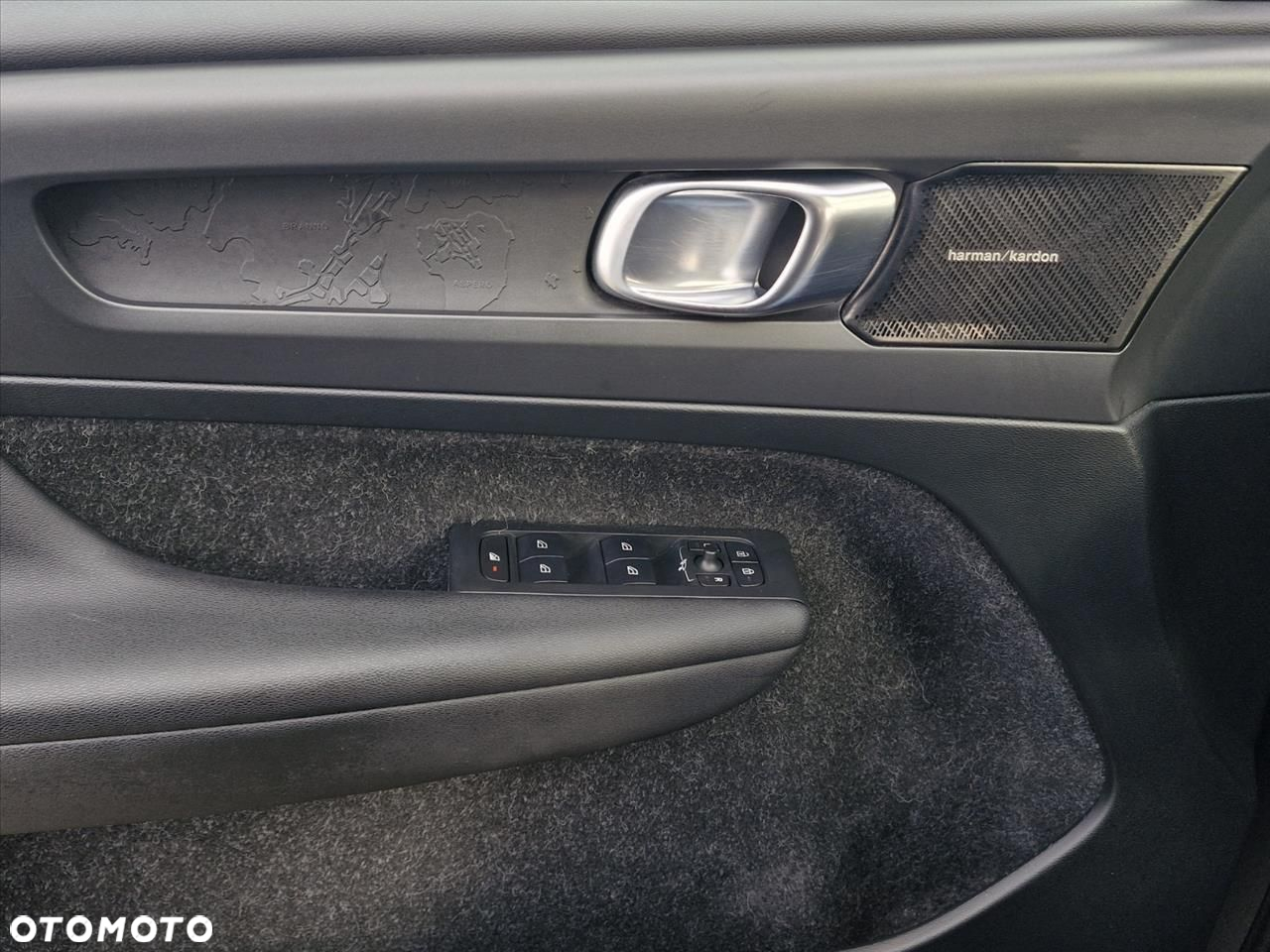 Volvo XC 40 D3 SCR Momentum - 16