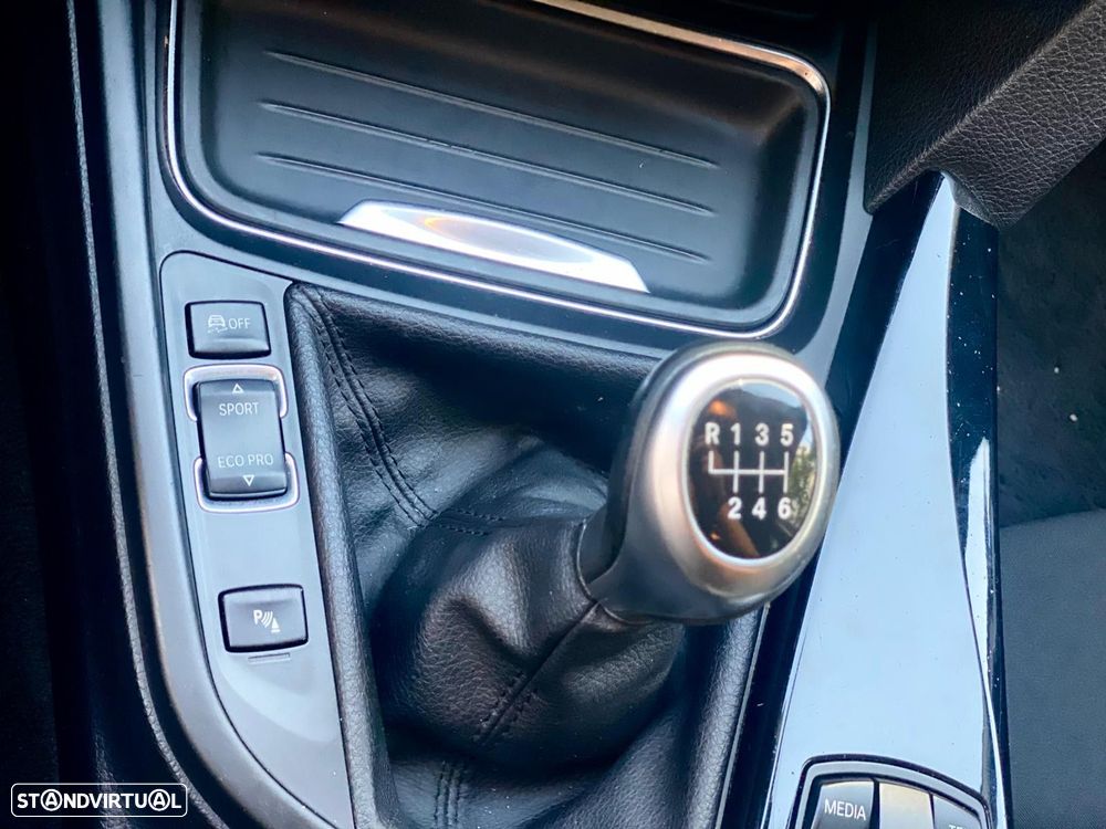 BMW 320 d ED Line Sport - 23