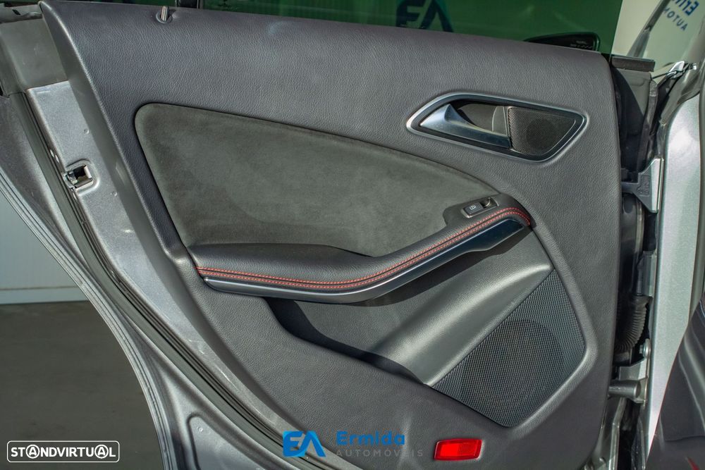 Mercedes-Benz CLA 220 d AMG Line Aut. - 32