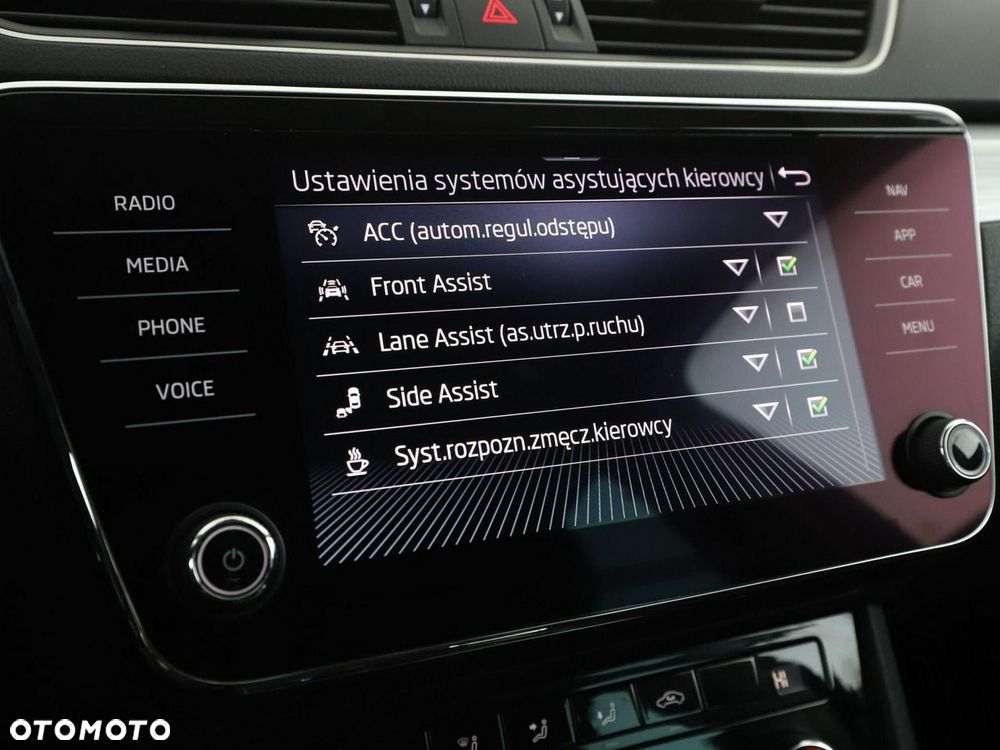 Skoda Superb 2.0 TDI Style DSG - 27