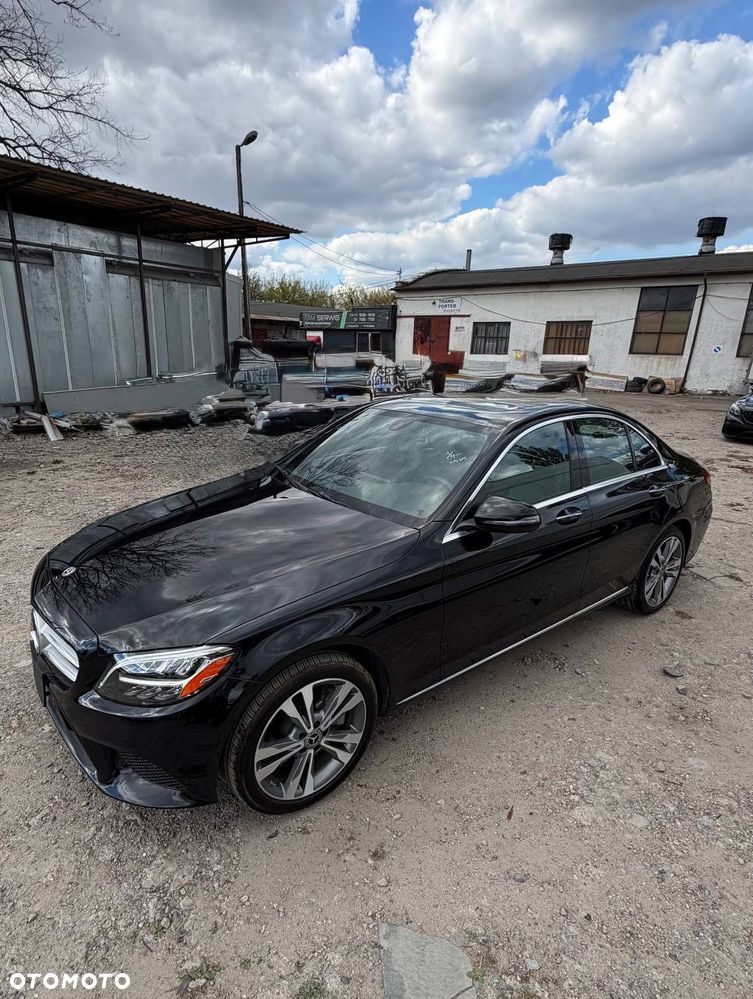 Mercedes-Benz Klasa C 300 4Matic 9G-TRONIC AMG Line - 27