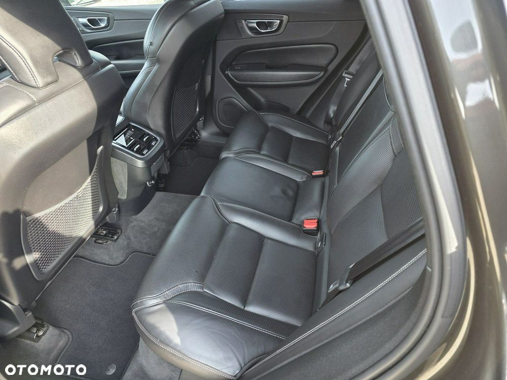 Volvo XC 60 D5 SCR AWD Inscription - 25