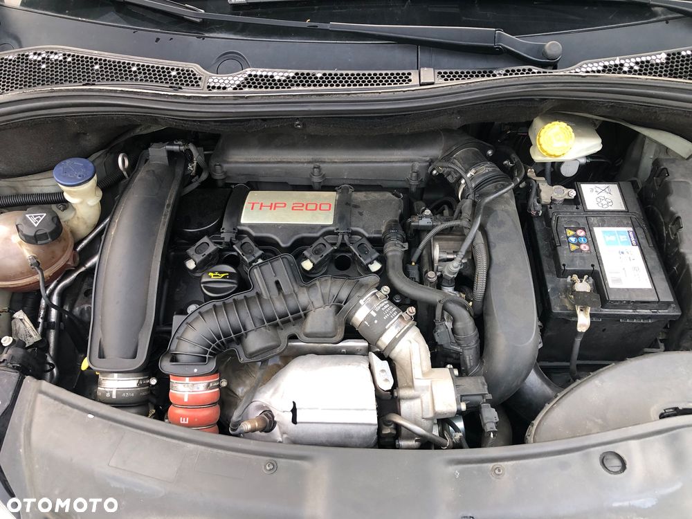 Peugeot 208 1.6 THP GTi - 13