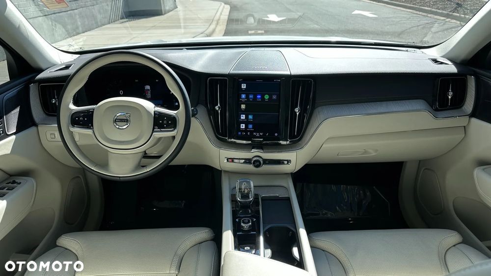 Volvo XC 60 B6 B AWD Momentum - 9
