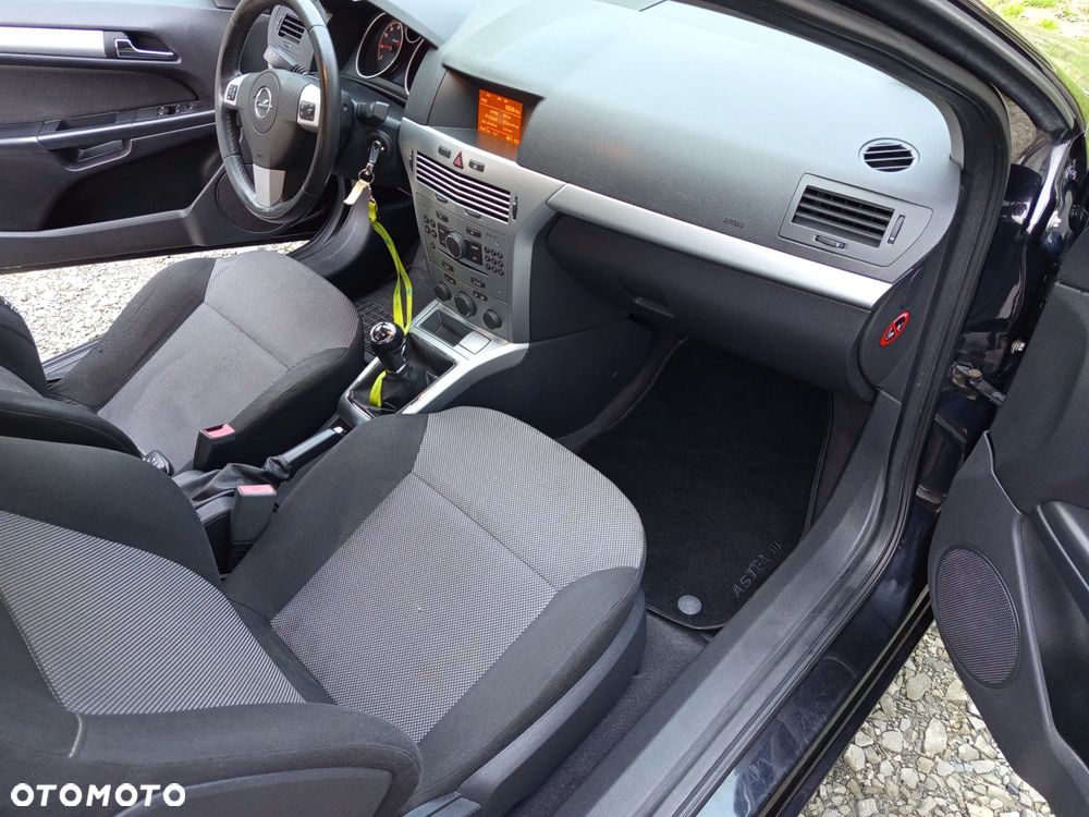 Opel Astra III GTC 1.6 Enjoy - 4