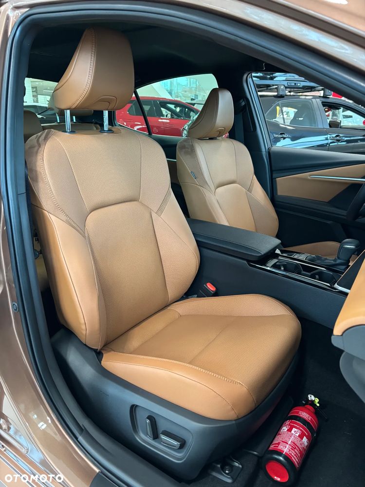Toyota Camry 2.5 Hybrid Prestige CVT - 23