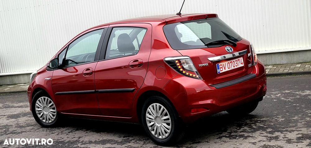 Toyota Yaris 1.5 VVT-i HSD Luna - 3