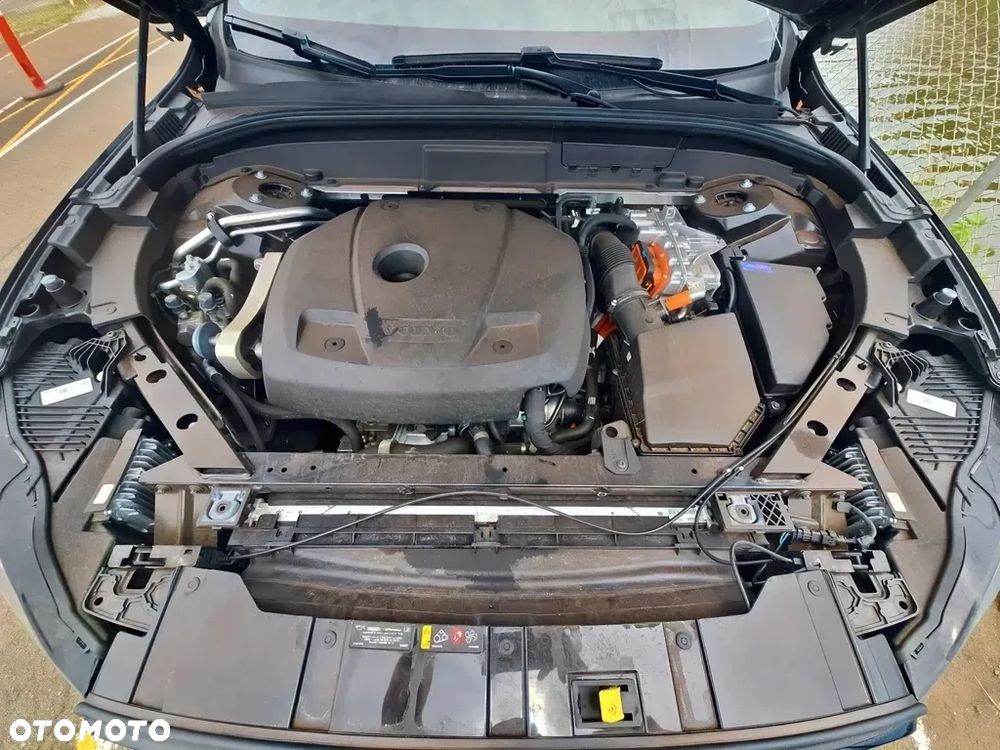 Volvo XC 60 T8 AWD Plug-In Hybrid R-Design - 14