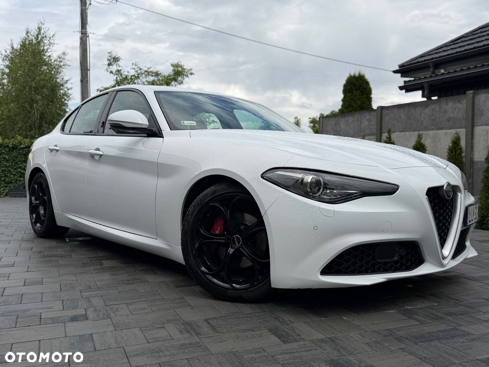 Alfa Romeo Giulia - 5