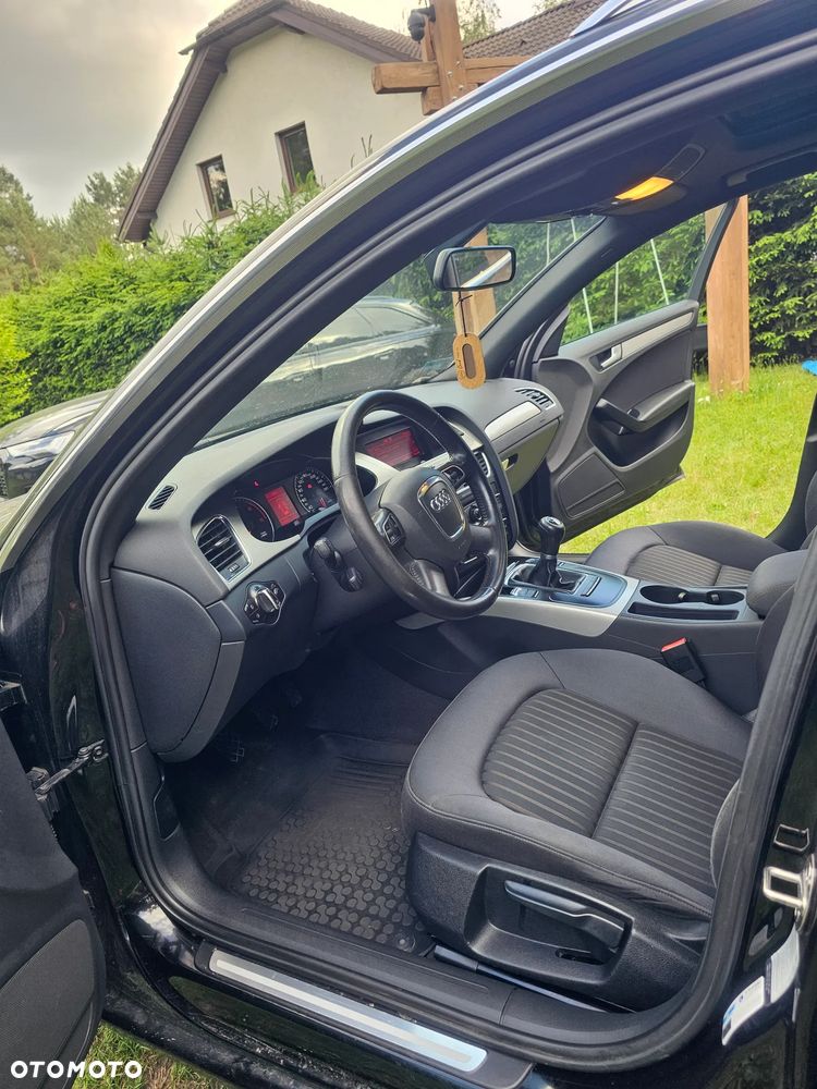Audi A4 Avant 2.0 TDI DPF Ambiente - 12
