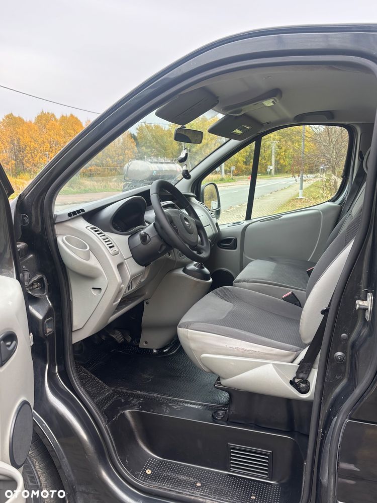 Opel Vivaro - 11