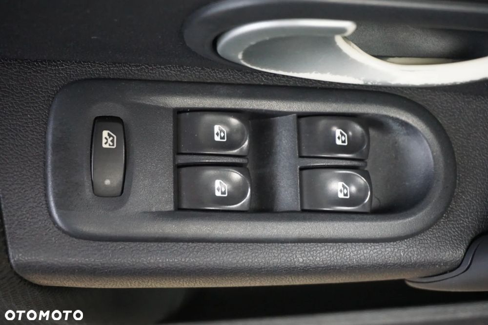 Renault Clio 1.5 dCi 85 FAP Dynamique - 26