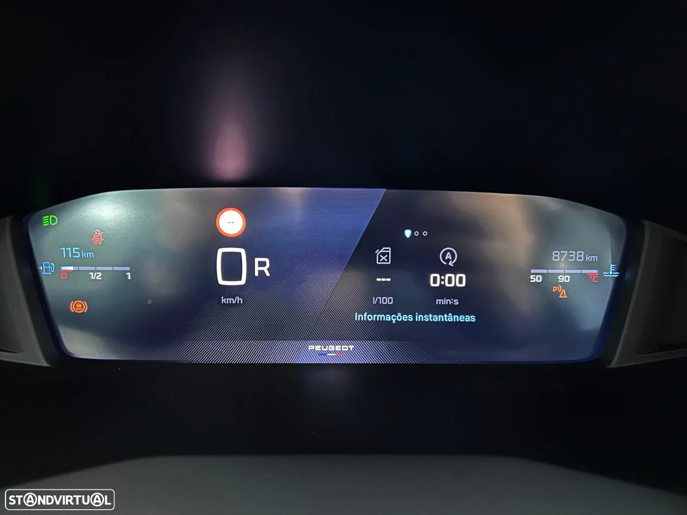 Peugeot 2008 1.2 PureTech Allure EAT8 - 33