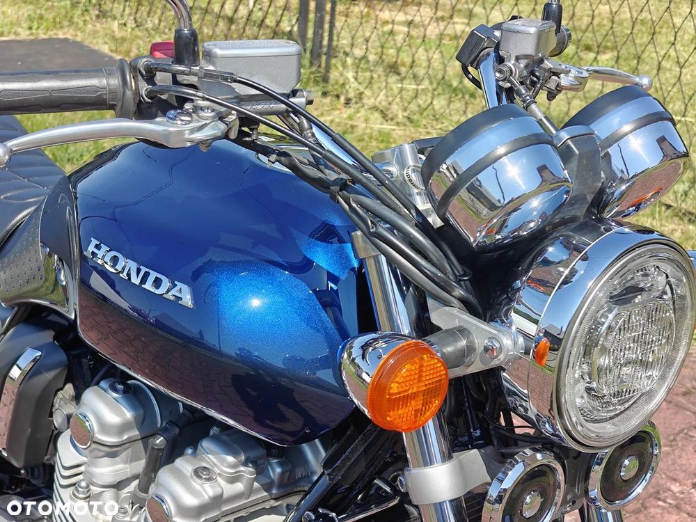 Honda CB - 16
