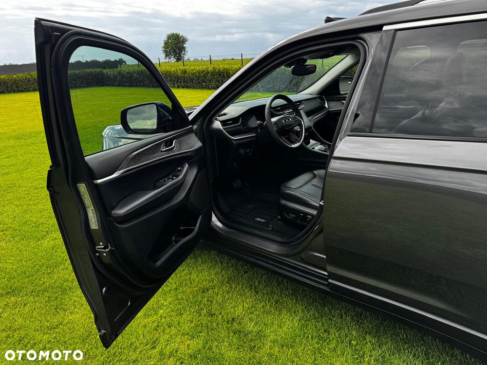 Jeep Grand Cherokee - 21