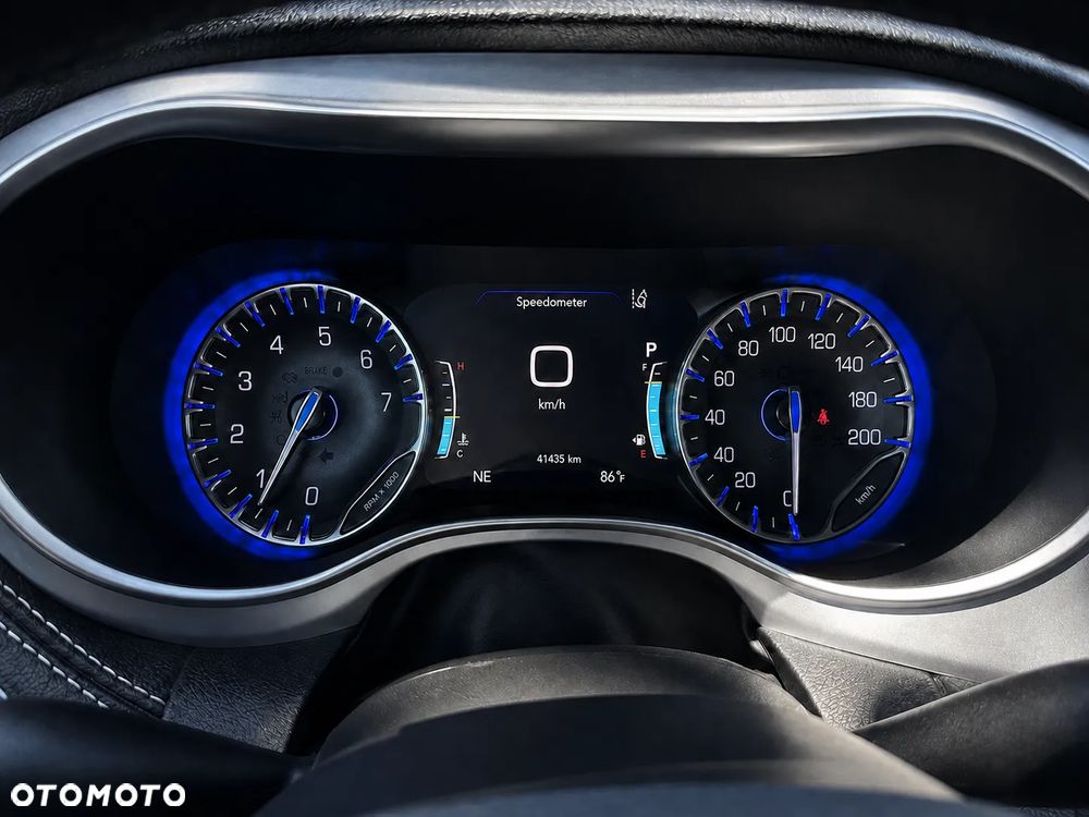 Chrysler Pacifica - 14