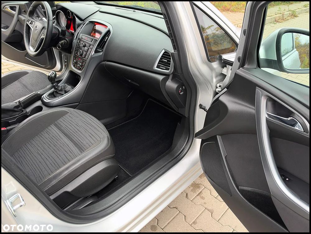 Opel Astra 2014