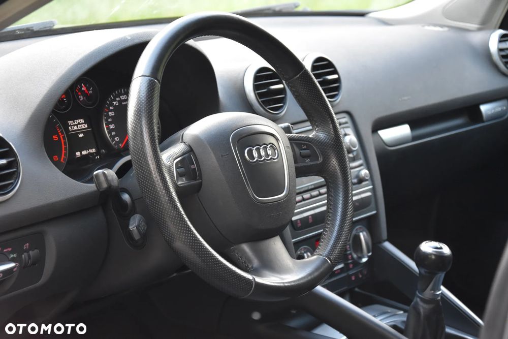 Audi A3 Sportback 2.0 TDI DPF quattro Attraction - 19