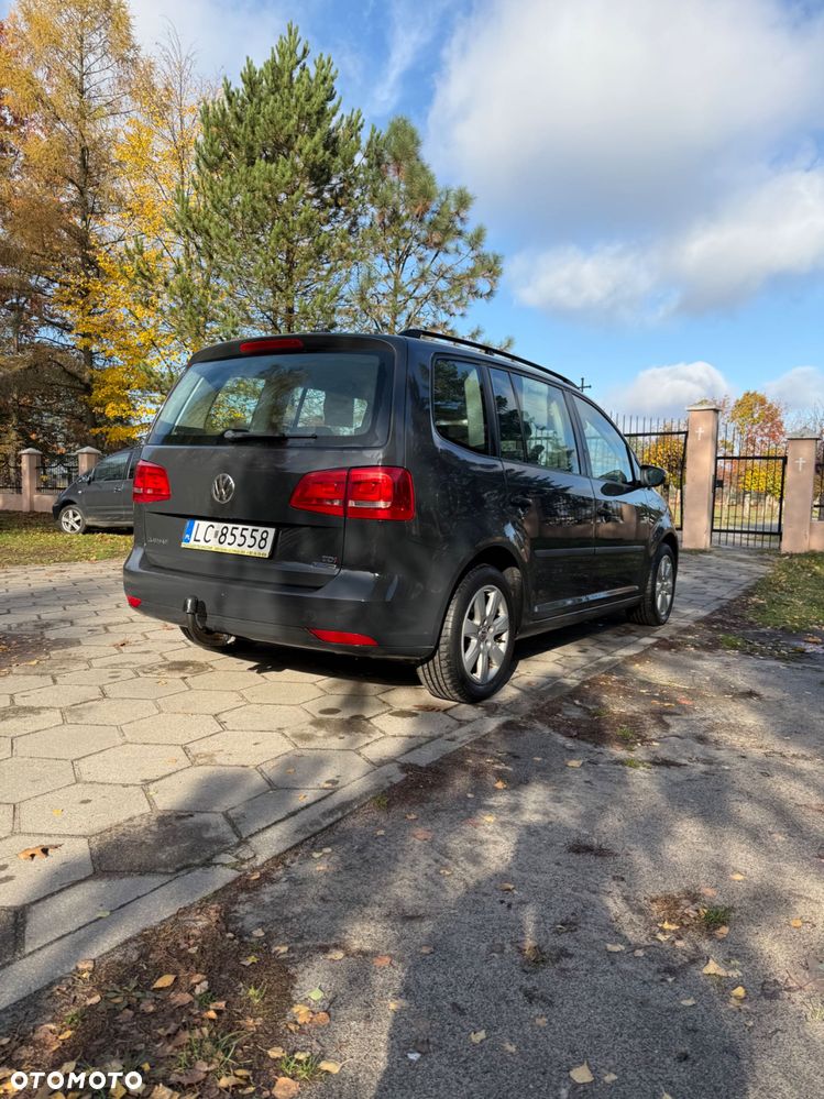 Volkswagen Touran - 4