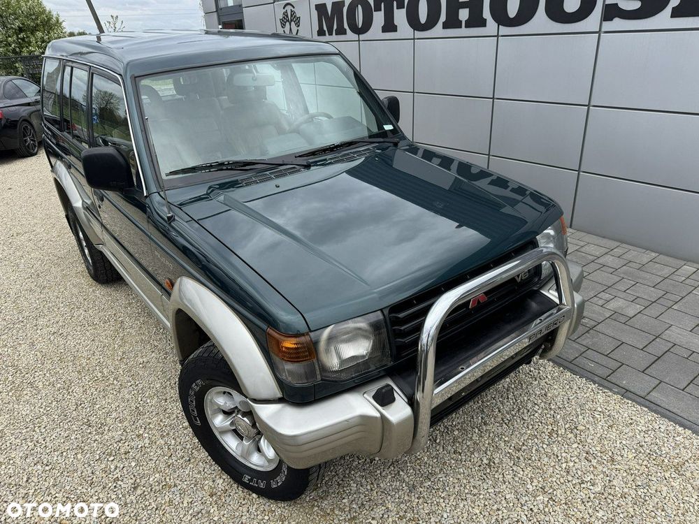 Mitsubishi Pajero - 2