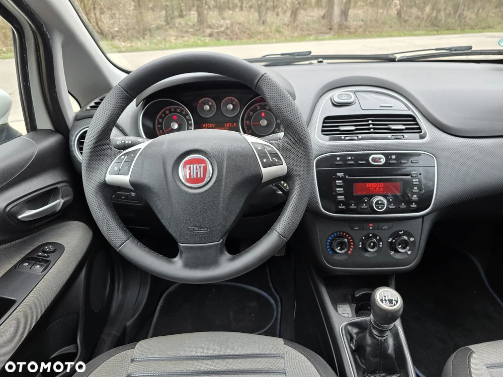 Fiat Punto Evo ver-1-4-16v-dynamic - 25