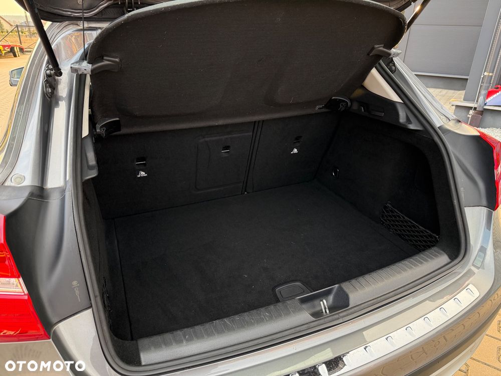 Mercedes-Benz GLA - 26