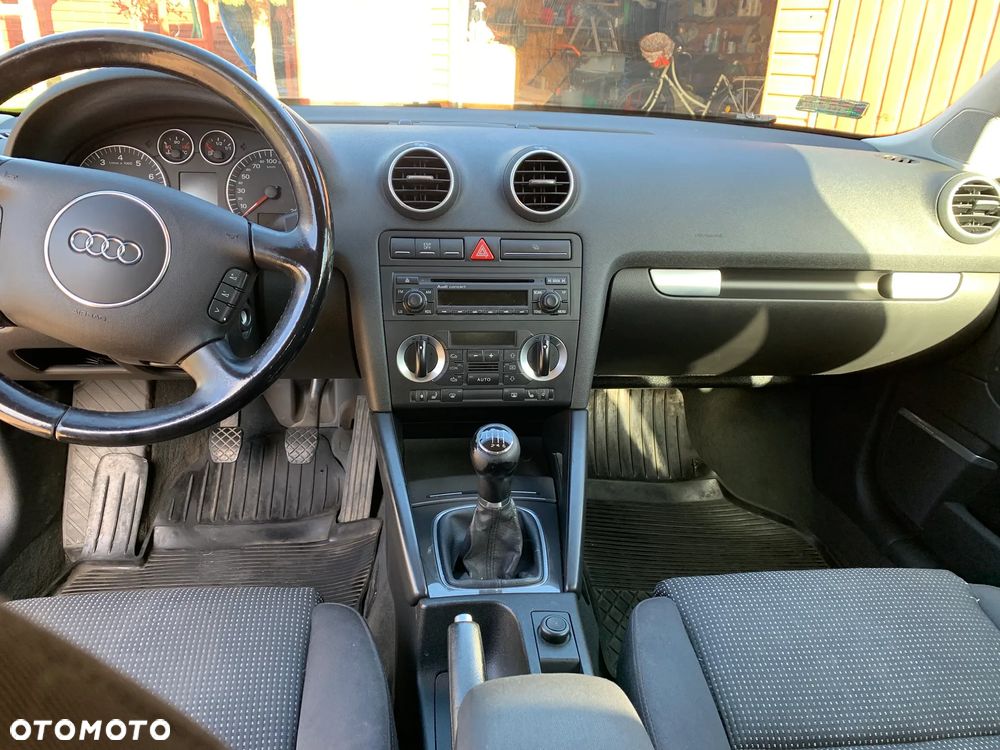 Audi A3 3-drzwiowe 2.0 FSI Attraction - 6