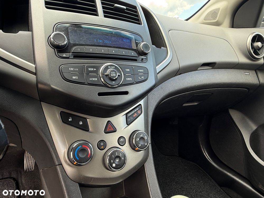 Chevrolet Aveo 1.4 16V LS - 10
