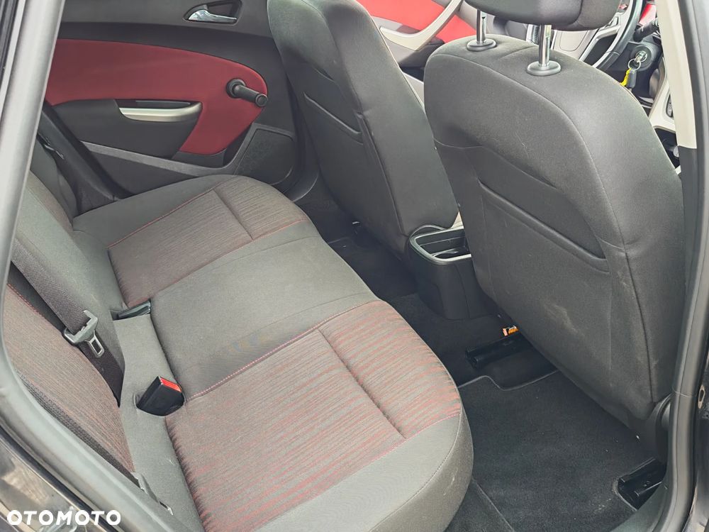 Opel Astra 2011