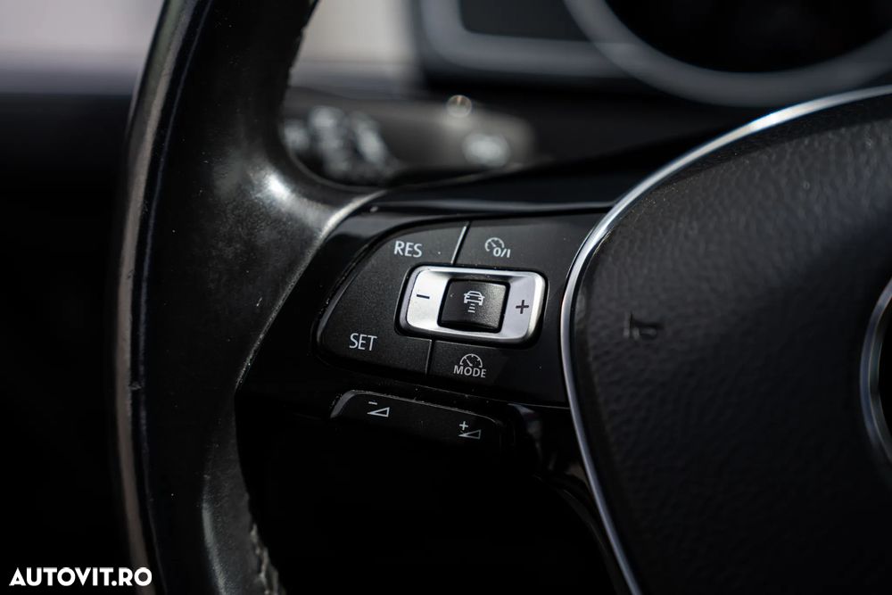 Volkswagen Passat 2.0 TDI DSG 4Motion Highline - 28