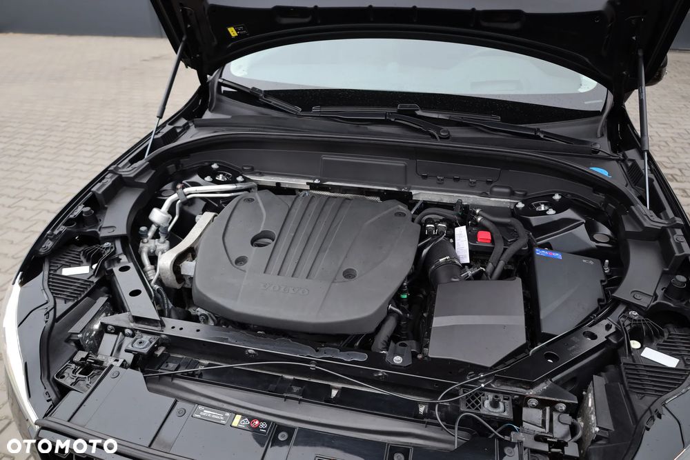 Volvo XC 60 B5 B AWD Ultimate Dark - 34