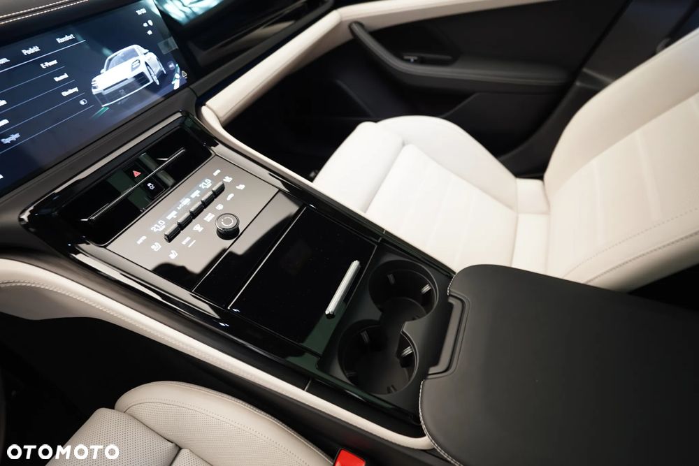 Porsche Panamera - 25