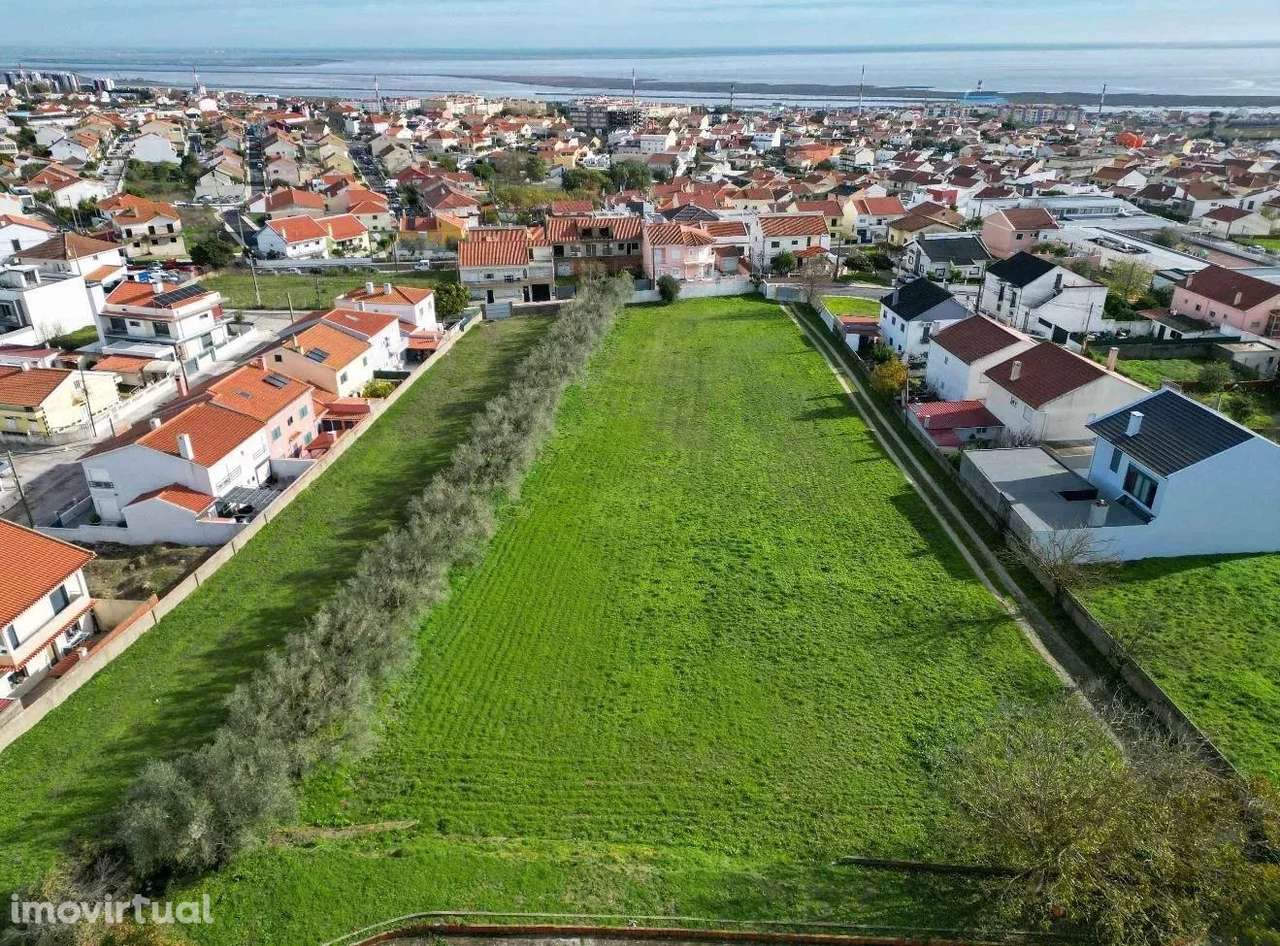 Terreno Urbano com 11.000 m2 - Grande imagem: 3/21