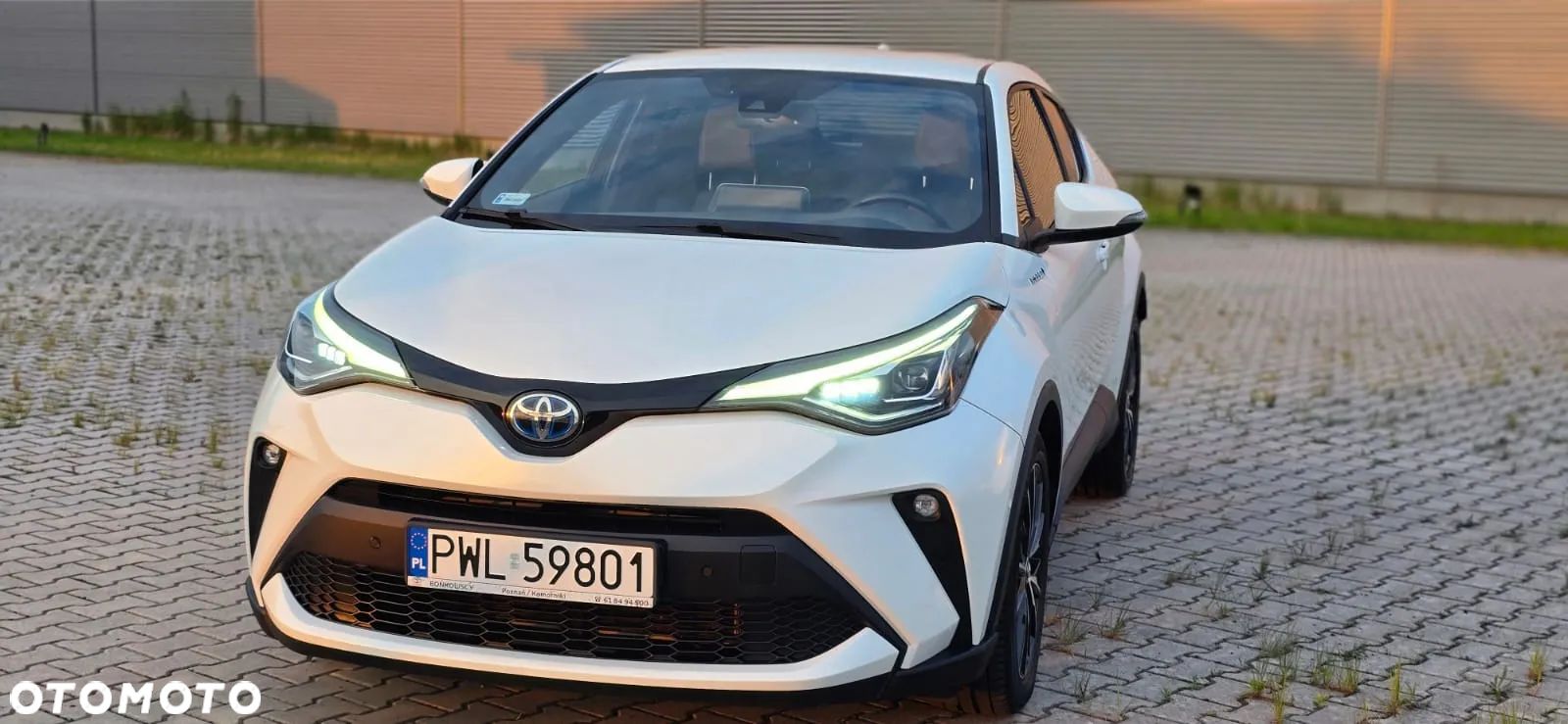 Toyota C-HR 2.0 Hybrid Executive - 1