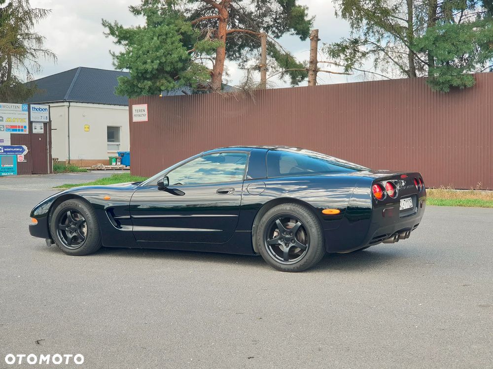 Chevrolet Corvette - 10