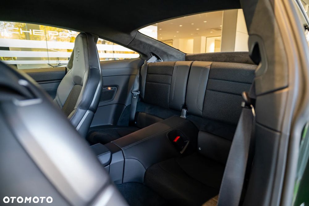 Porsche 911 GT3 Touring PDK - 13