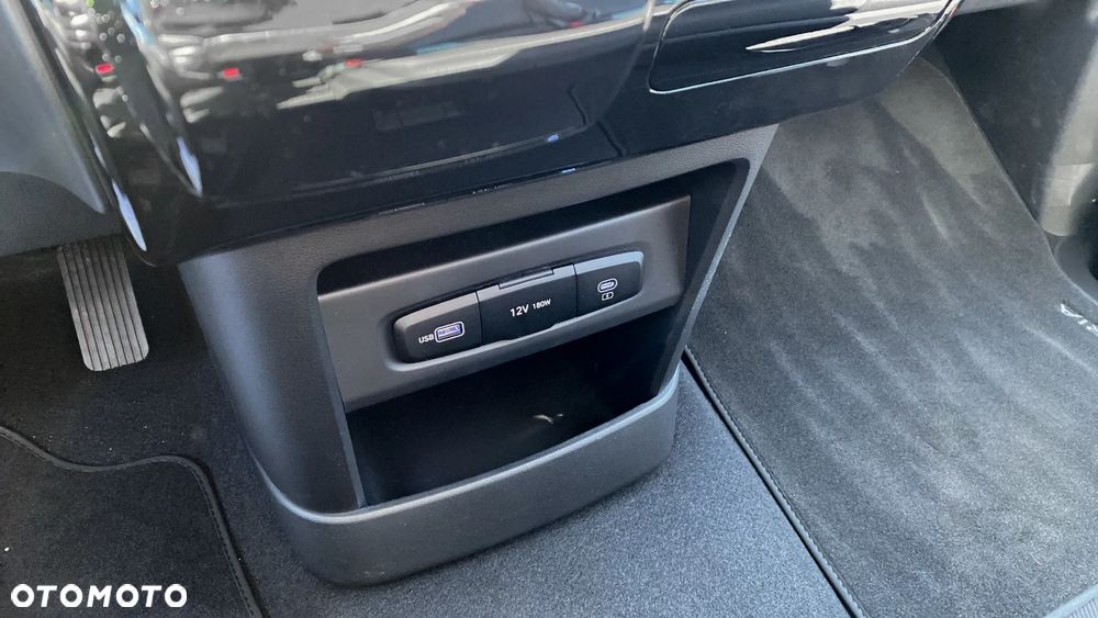 Hyundai Staria 1.6 T-GDI HEV Smart Business - 24