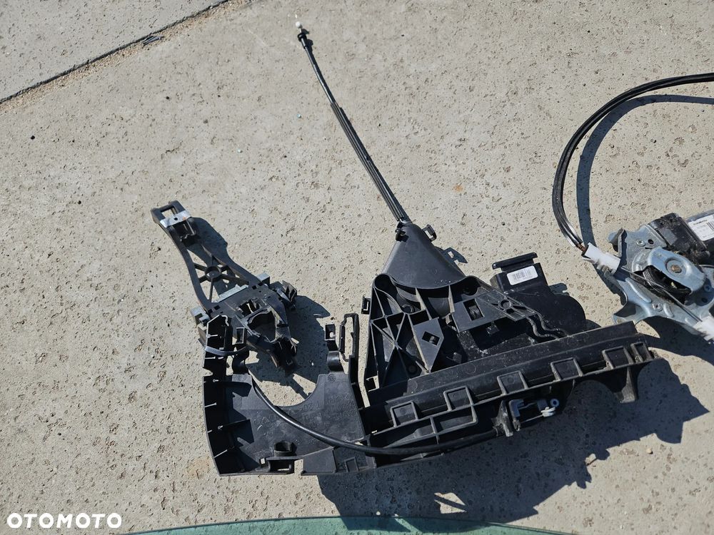 Zamek podnośnik klamka szyba drzwi prawy przedni Volvo V50 przedlift 2004r 452-46 - 2