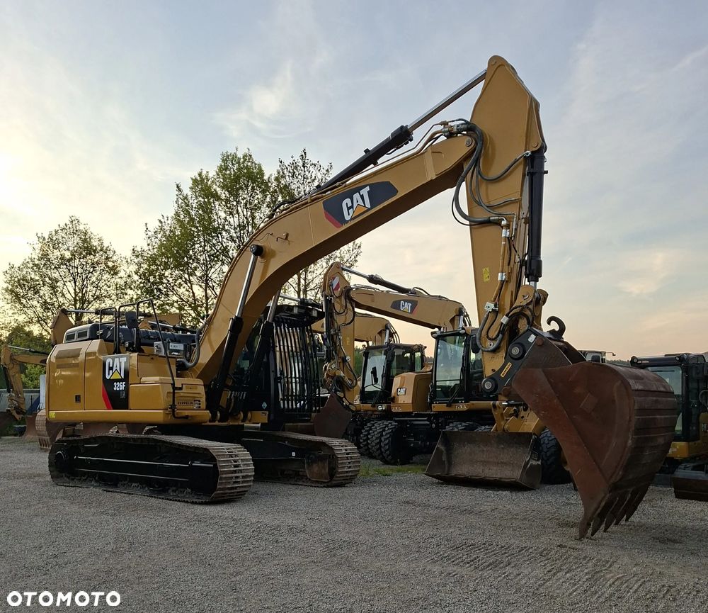 Caterpillar CAT 326 FL - 12