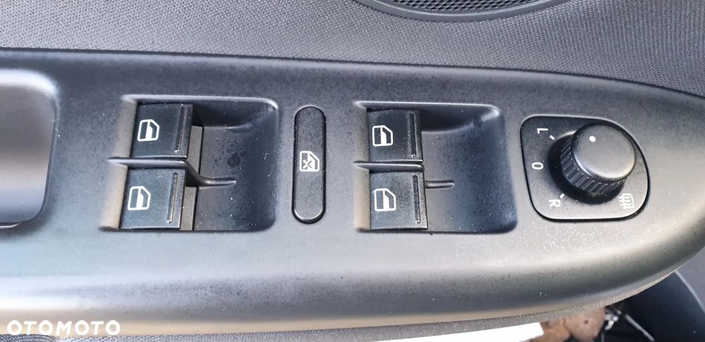 Volkswagen Golf Plus Plus1.6 TDI DPF BlueMotion Technology MATCH - 26