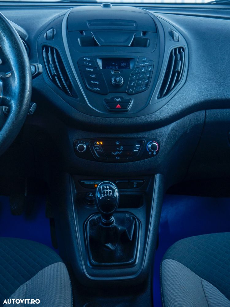 Ford Tourneo Courier 1.5 TDCi Trend - 23