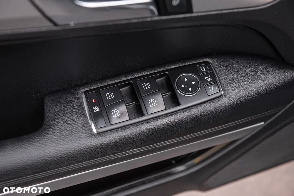 Mercedes-Benz Klasa E 350 CDI DPF Coupe BlueEFFICIENCY 7G-TRONIC Avantgarde - 14