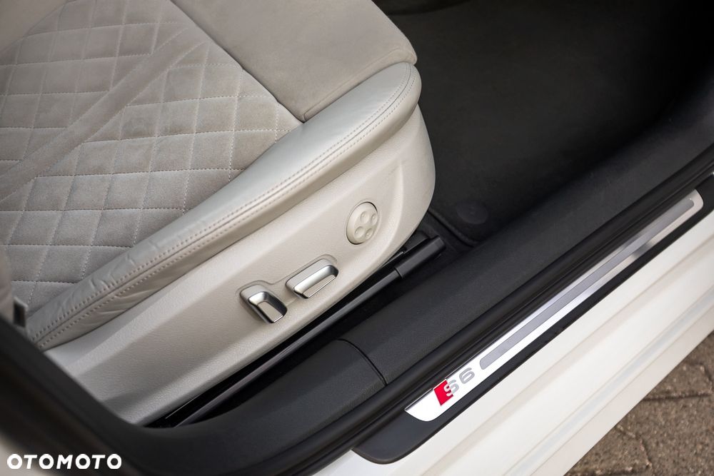 Audi S6 Limousine - 22