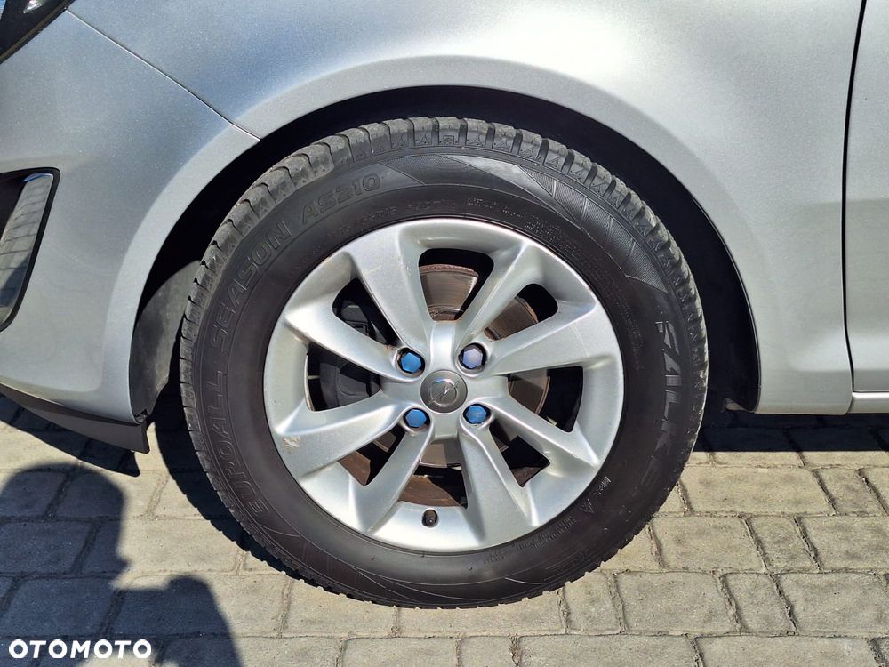 Opel Corsa 1.4 16V Energy - 22