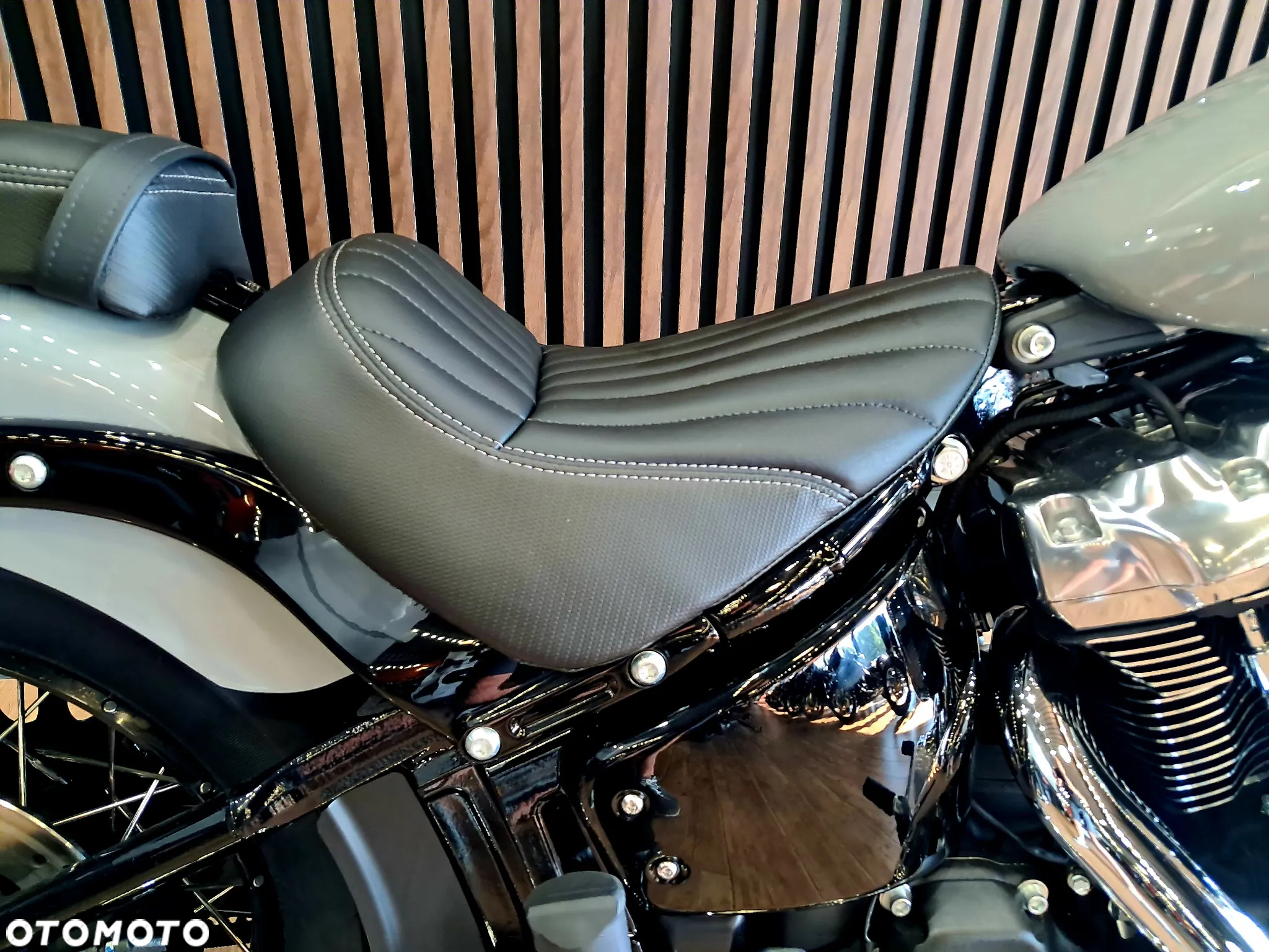 Harley-Davidson Softail Street Bob - 6