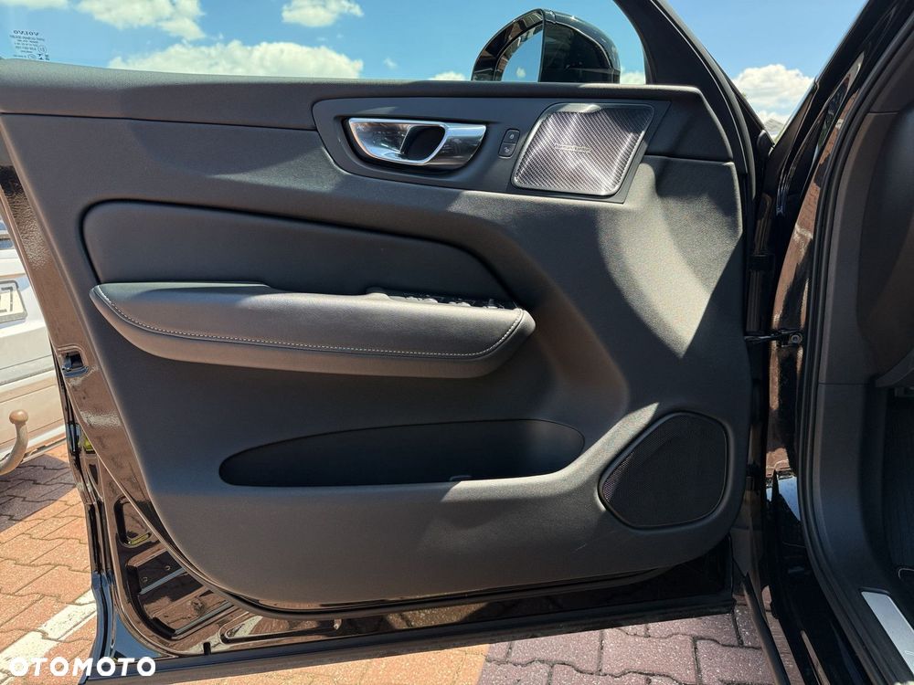 Volvo XC 60 D4 SCR R-Design - 12