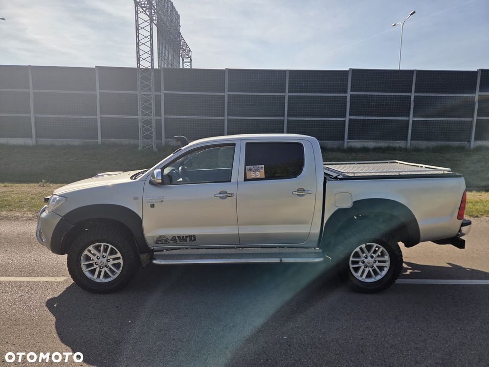 Toyota Hilux - 4