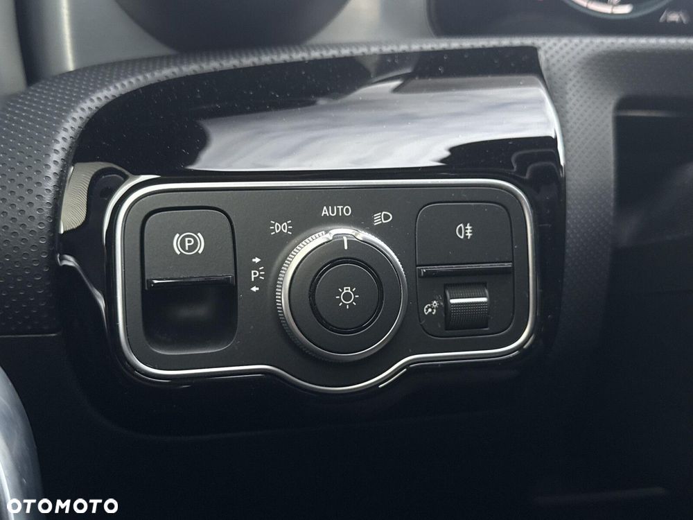 Mercedes-Benz CLA 200 d 4-Matic AMG Line 8G-DCT - 24