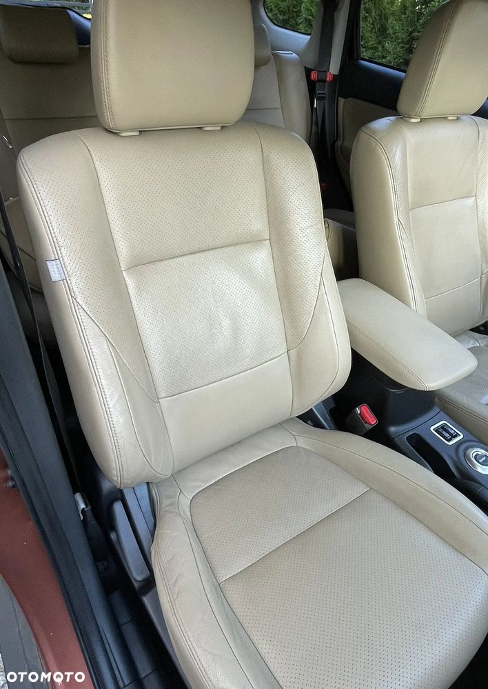 Mitsubishi Outlander 2.0 Intense + - 17